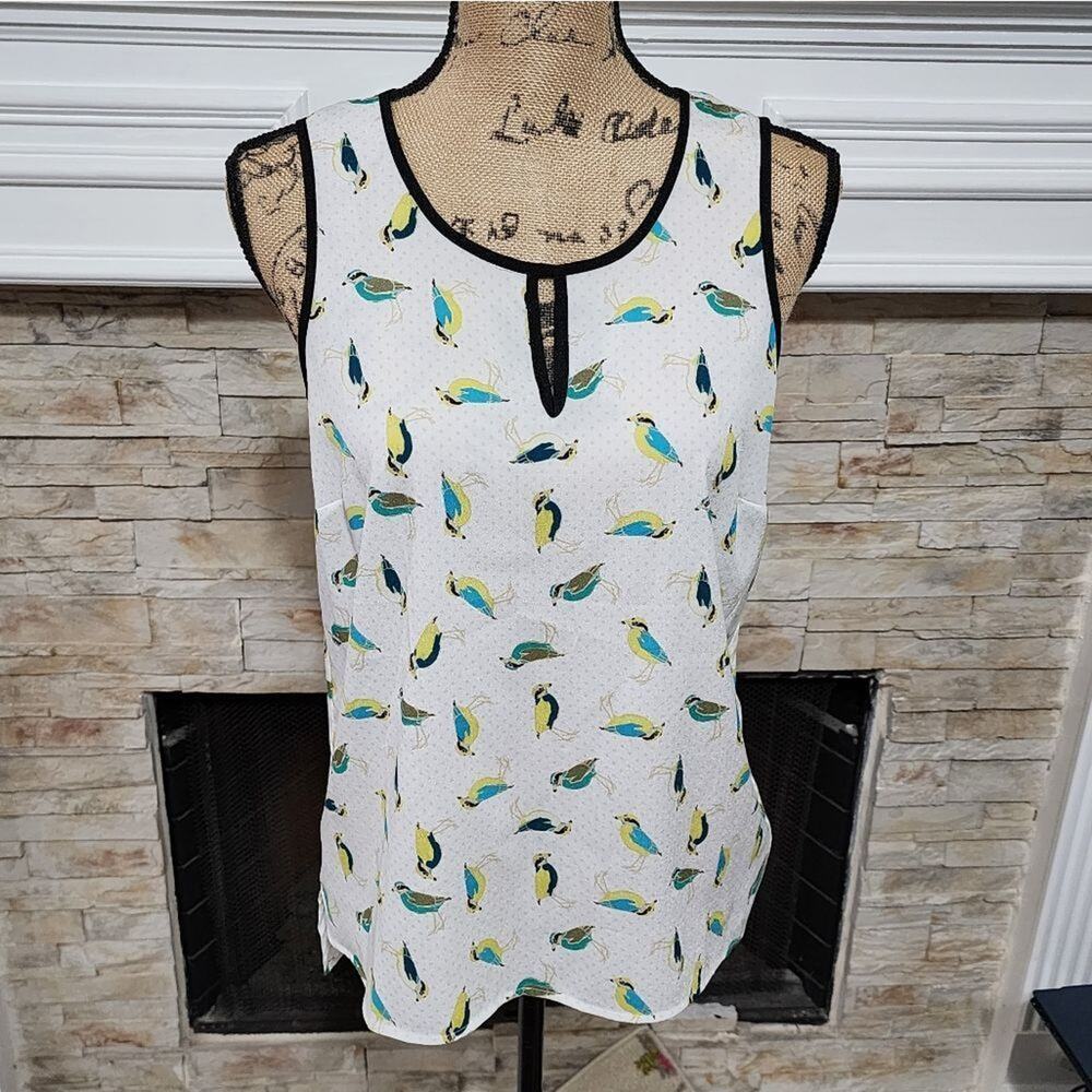 KENSIE GREEN, blue, and yellow bird print Sleeveless shirt size small